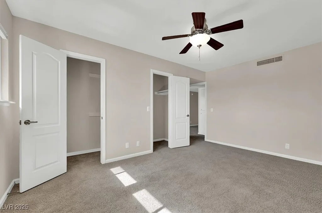698 Oakmont, Las Vegas, NV 89109