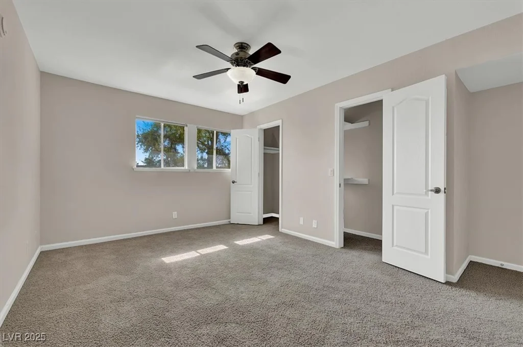 698 Oakmont, Las Vegas, NV 89109