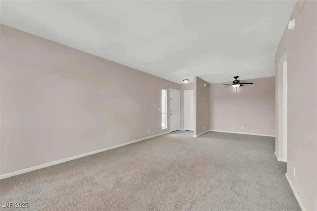 698 Oakmont, Las Vegas, NV 89109