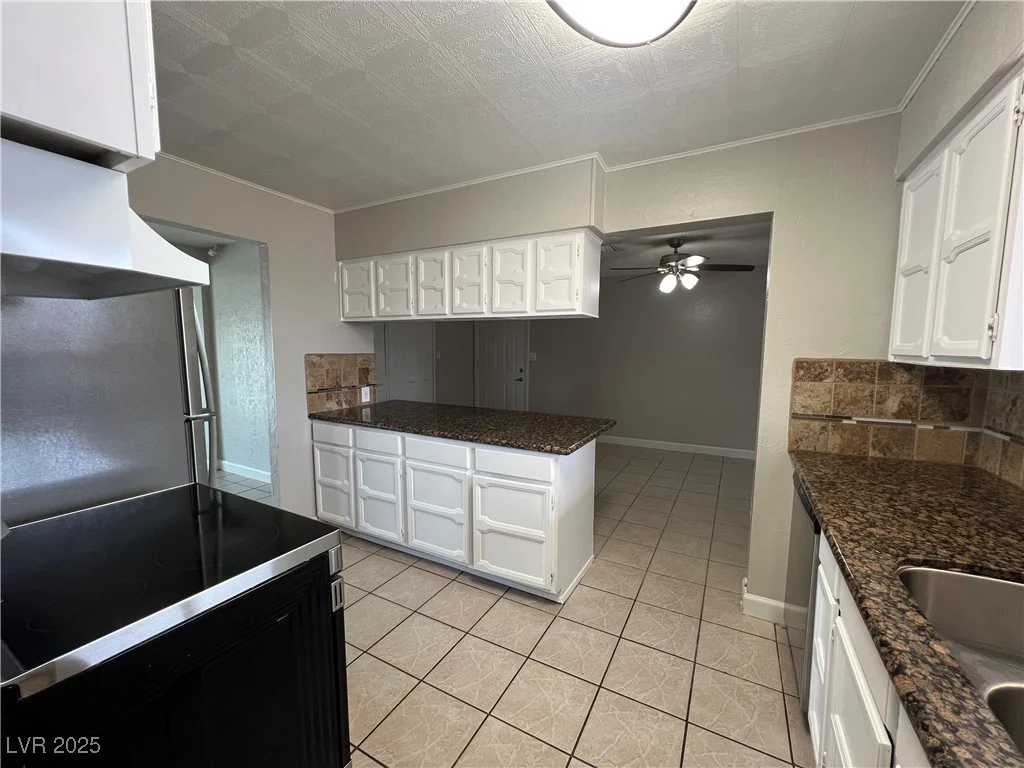 1338 Smoke Tree, Las Vegas, NV 89108