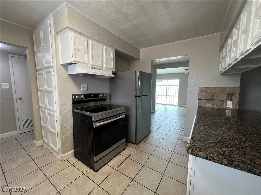 1338 Smoke Tree, Las Vegas, NV 89108