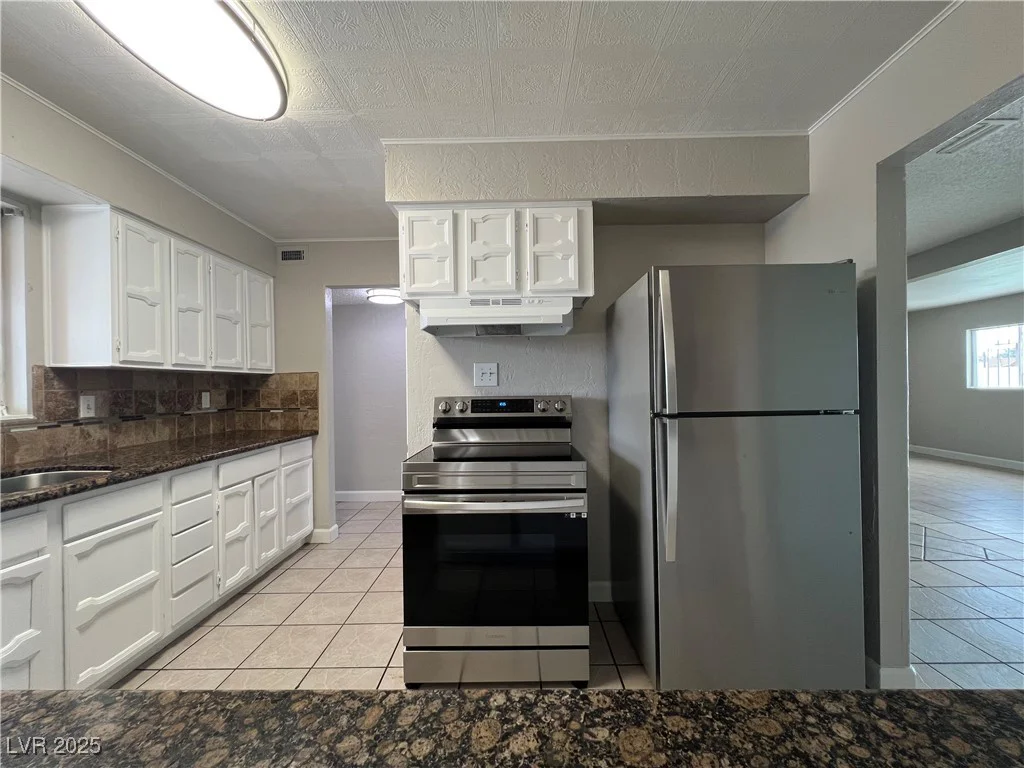 1338 Smoke Tree, Las Vegas, NV 89108