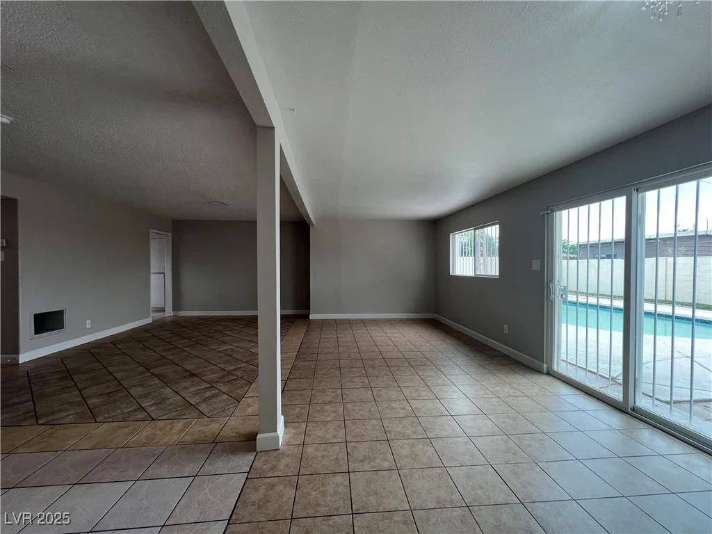 1338 Smoke Tree, Las Vegas, NV 89108