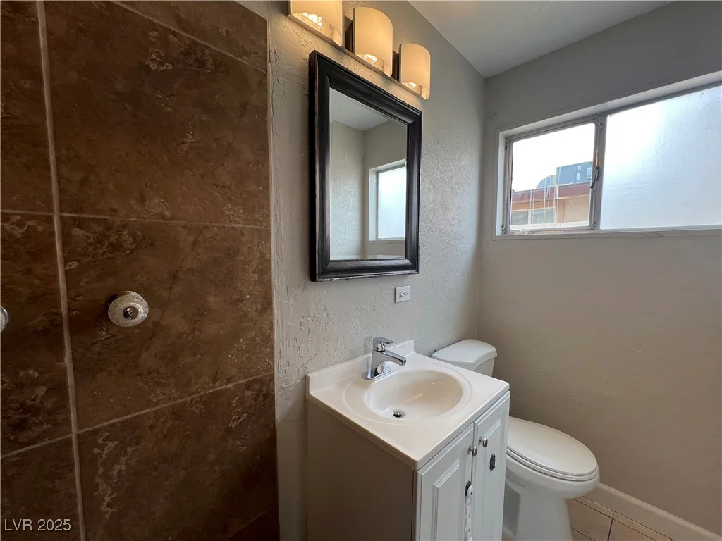 1338 Smoke Tree, Las Vegas, NV 89108