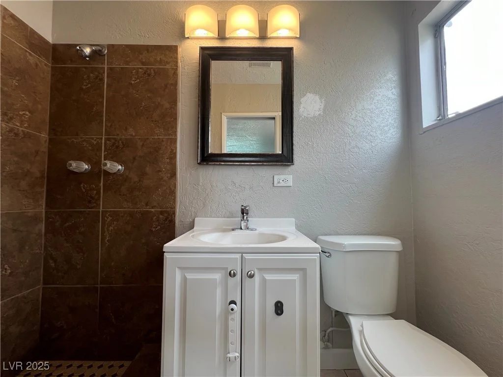 1338 Smoke Tree, Las Vegas, NV 89108