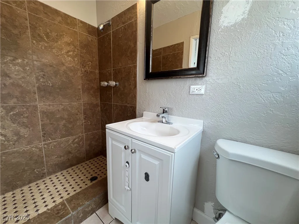1338 Smoke Tree, Las Vegas, NV 89108
