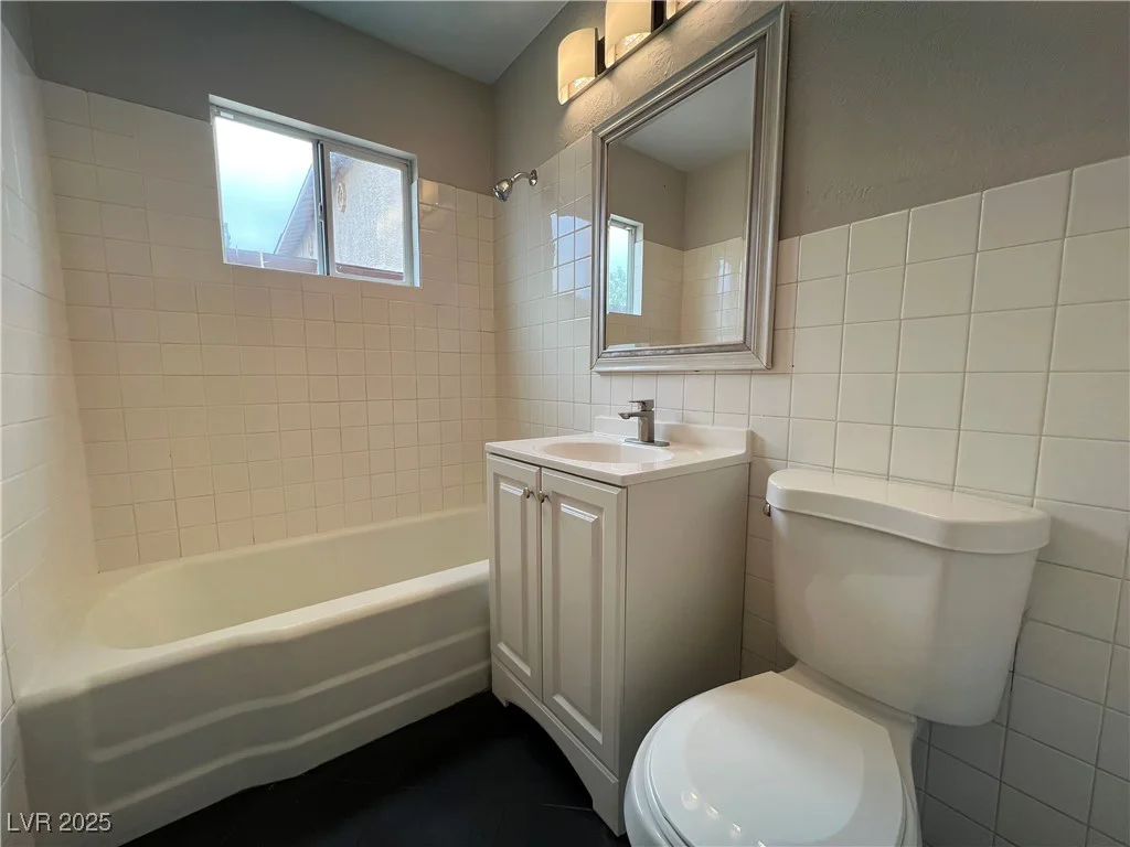 1338 Smoke Tree, Las Vegas, NV 89108