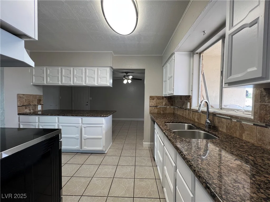 1338 Smoke Tree, Las Vegas, NV 89108