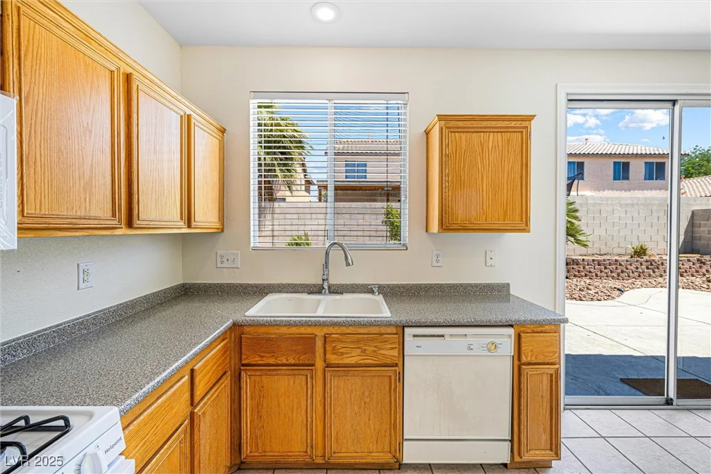 6048 Halehaven, Las Vegas, NV 89110