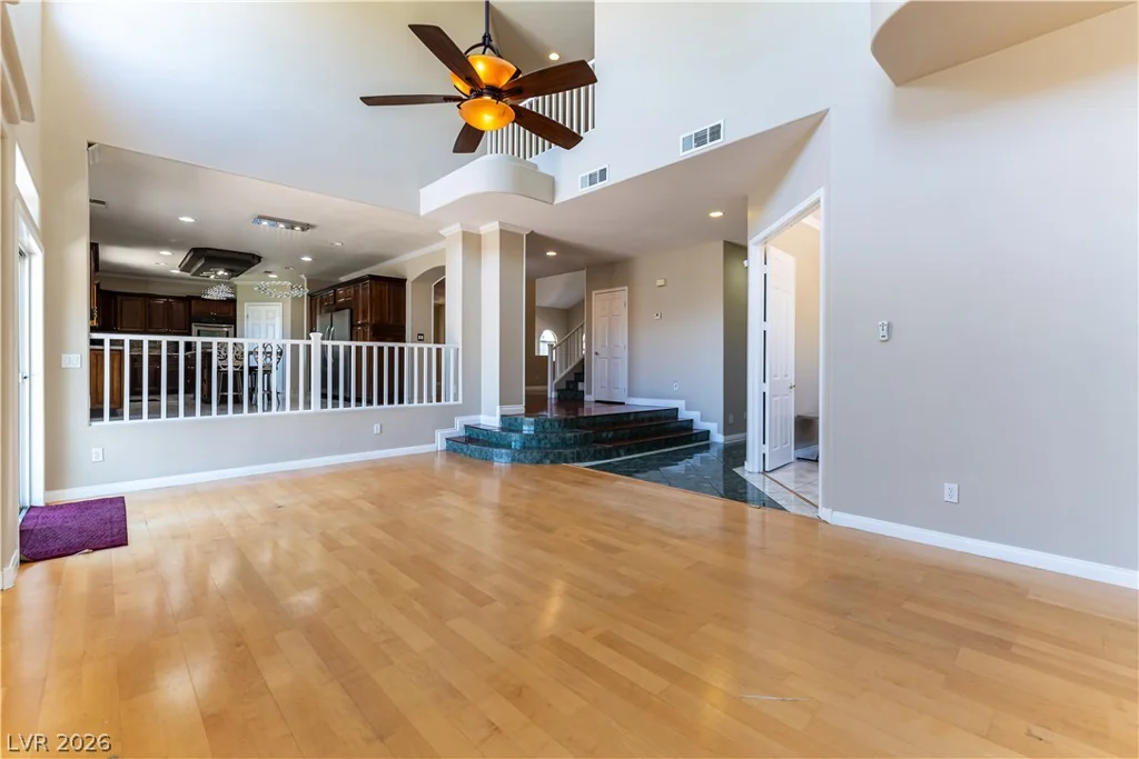 8960 Lansberry, Las Vegas, NV 89147