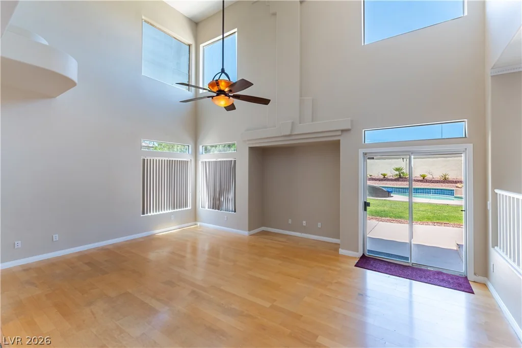 8960 Lansberry, Las Vegas, NV 89147