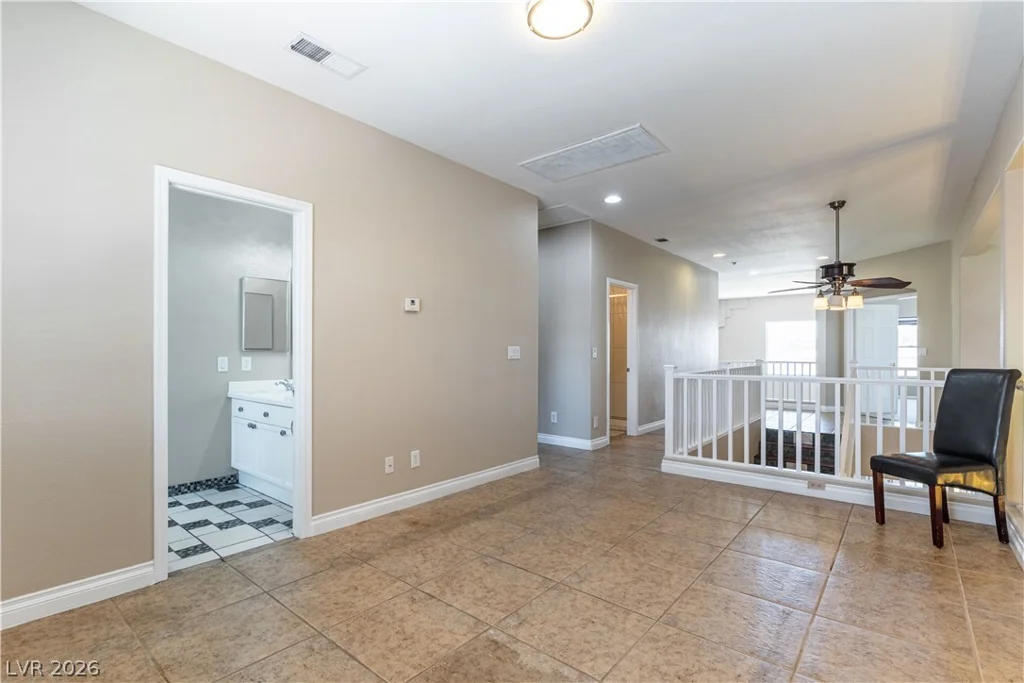 8960 Lansberry, Las Vegas, NV 89147