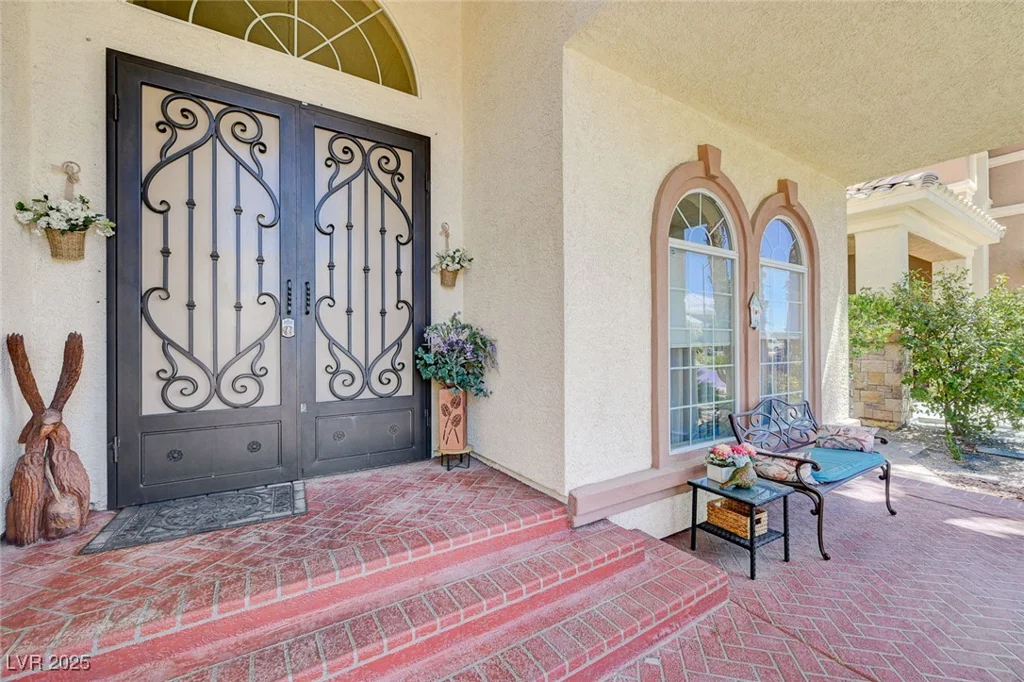 8960 Lansberry, Las Vegas, NV 89147