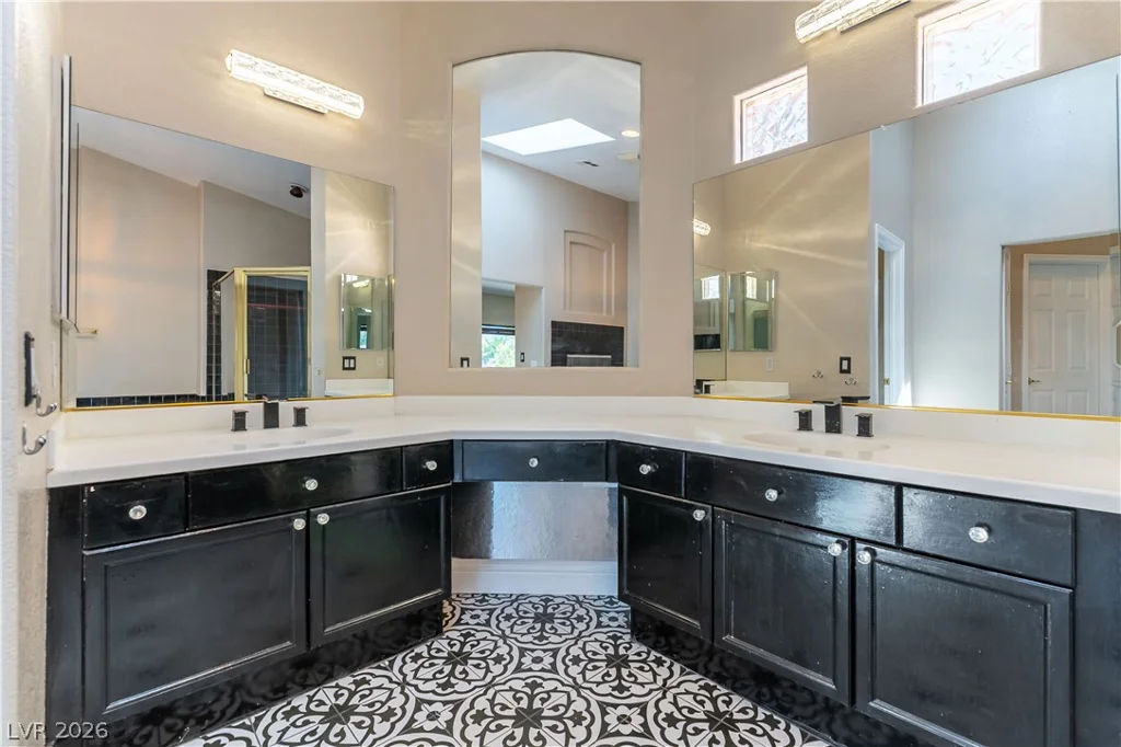 8960 Lansberry, Las Vegas, NV 89147