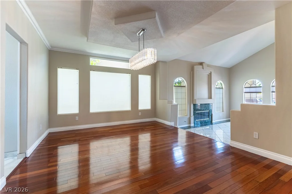 8960 Lansberry, Las Vegas, NV 89147