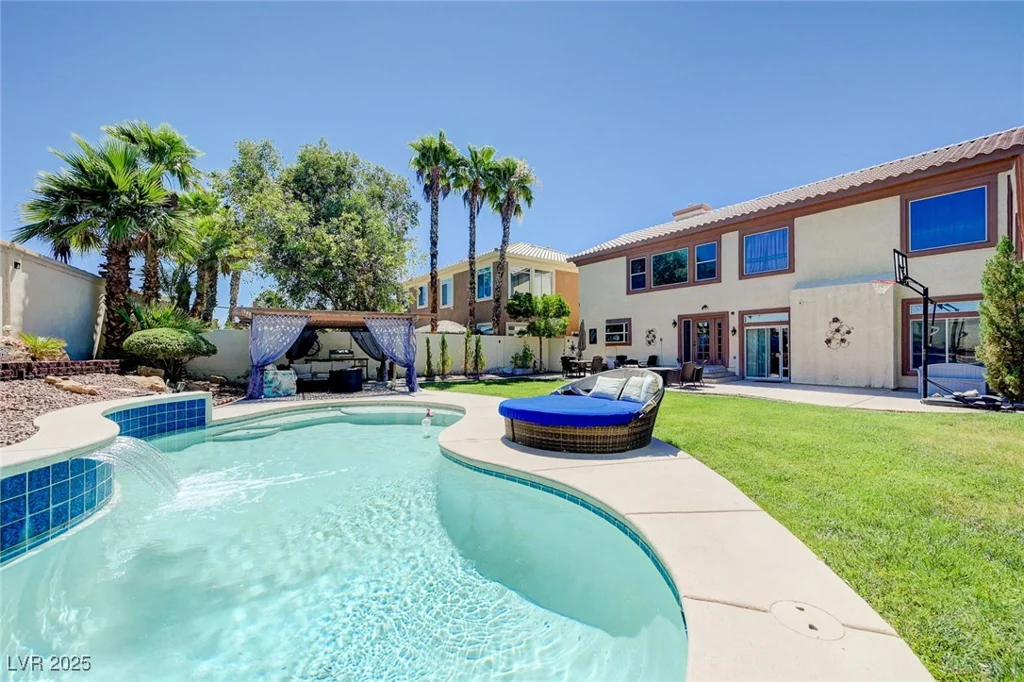 8960 Lansberry, Las Vegas, NV 89147