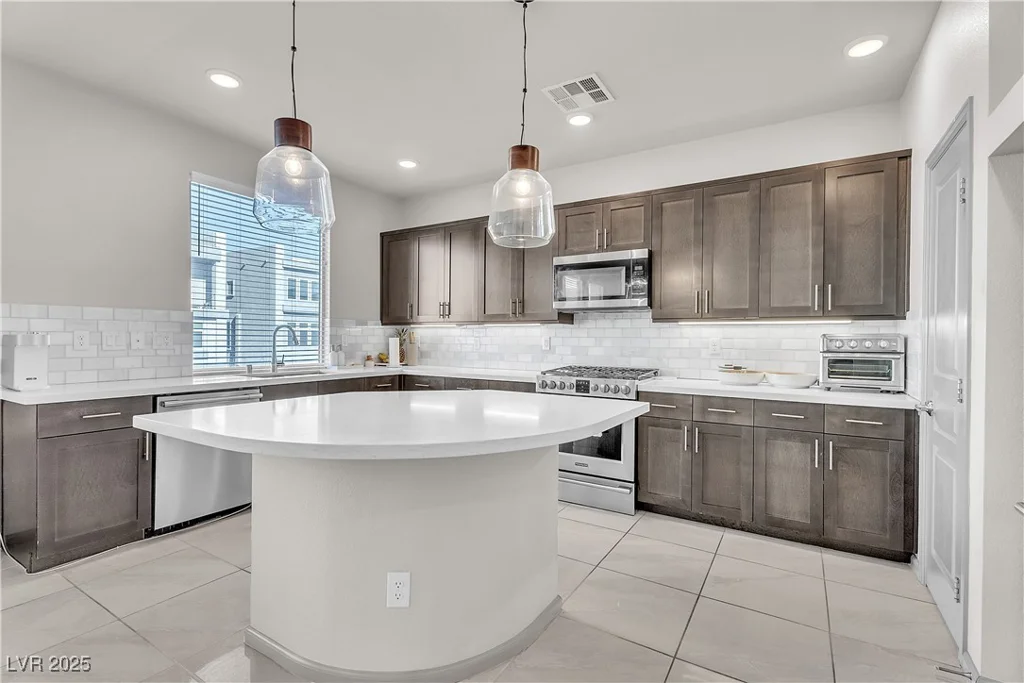 8089 Misty Canyon, Las Vegas, NV 89113
