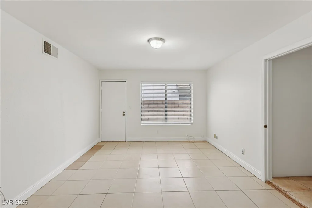 7000 Paddington, Las Vegas, NV 89147