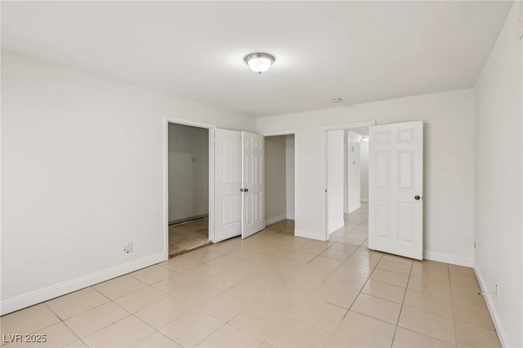 7000 Paddington, Las Vegas, NV 89147