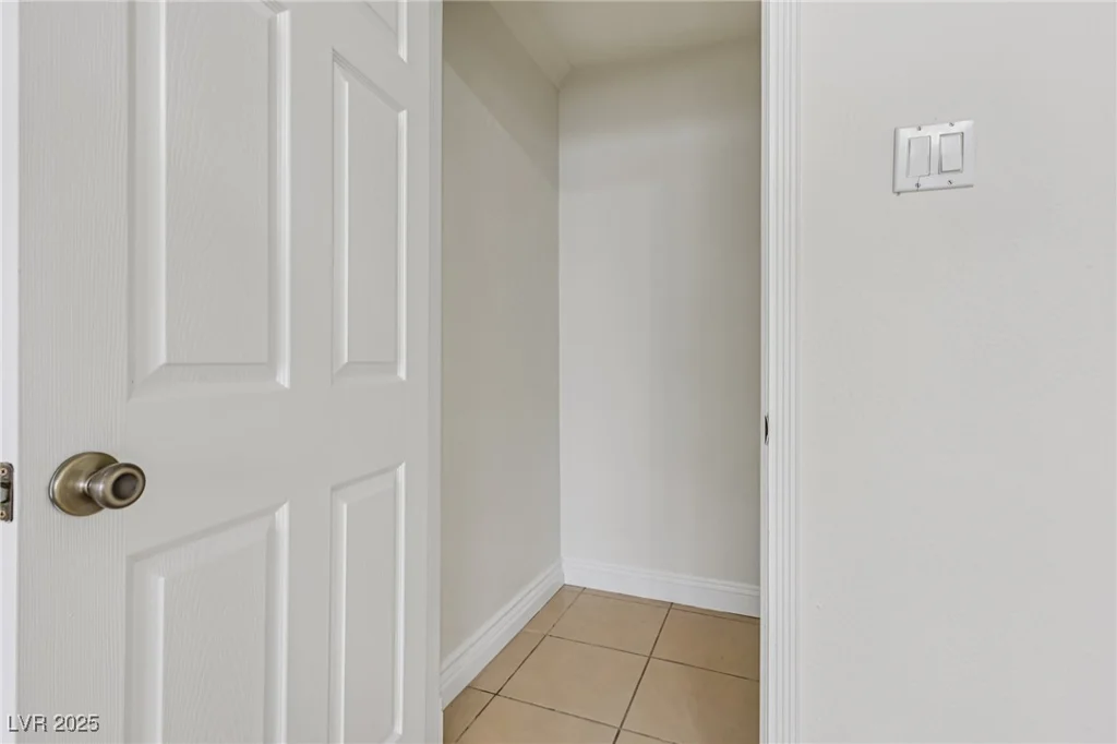 7000 Paddington, Las Vegas, NV 89147