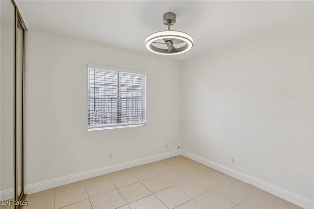 7000 Paddington, Las Vegas, NV 89147