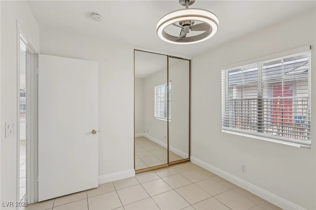 7000 Paddington, Las Vegas, NV 89147