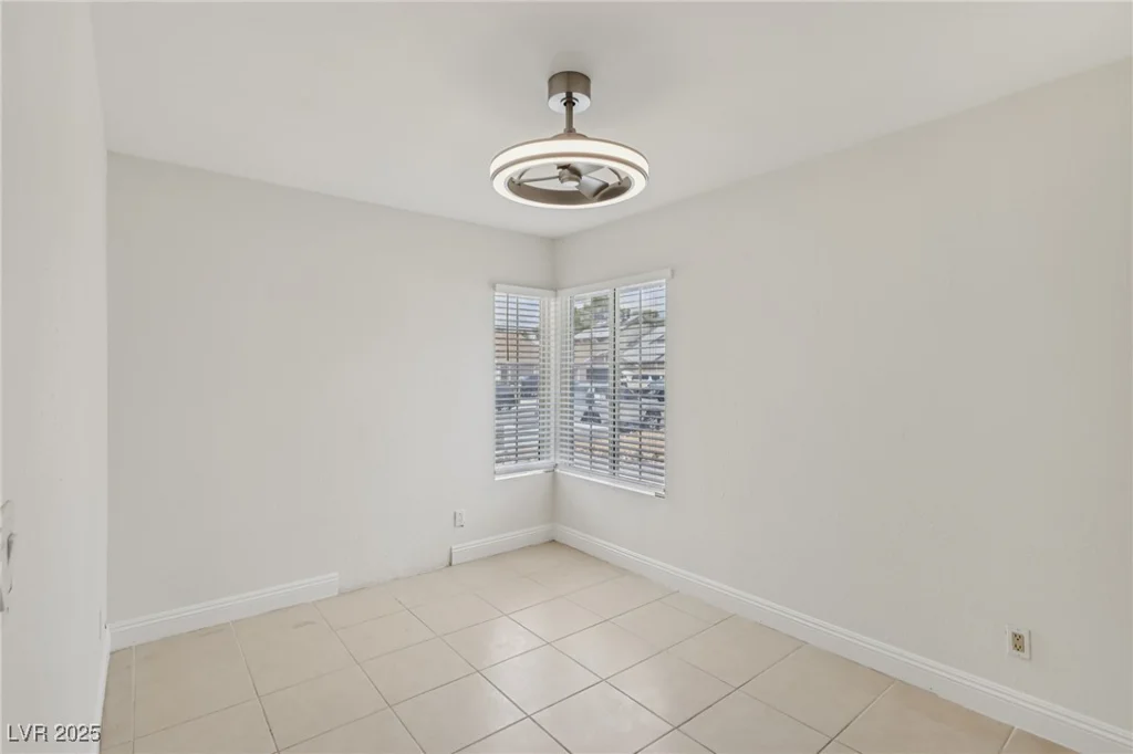 7000 Paddington, Las Vegas, NV 89147
