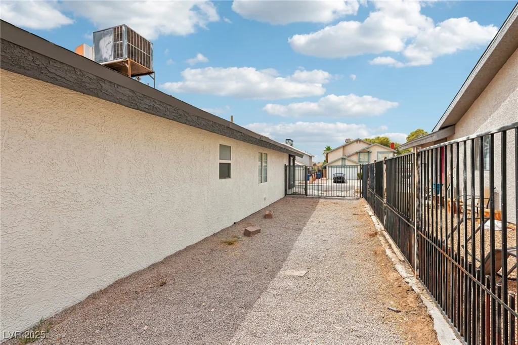 7000 Paddington, Las Vegas, NV 89147