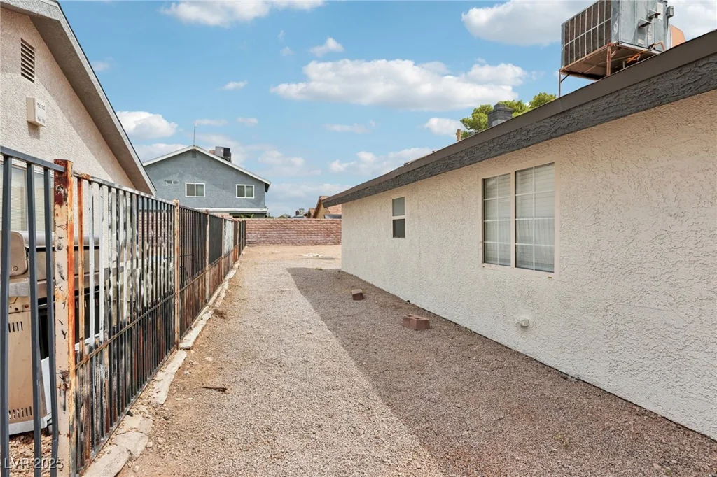 7000 Paddington, Las Vegas, NV 89147