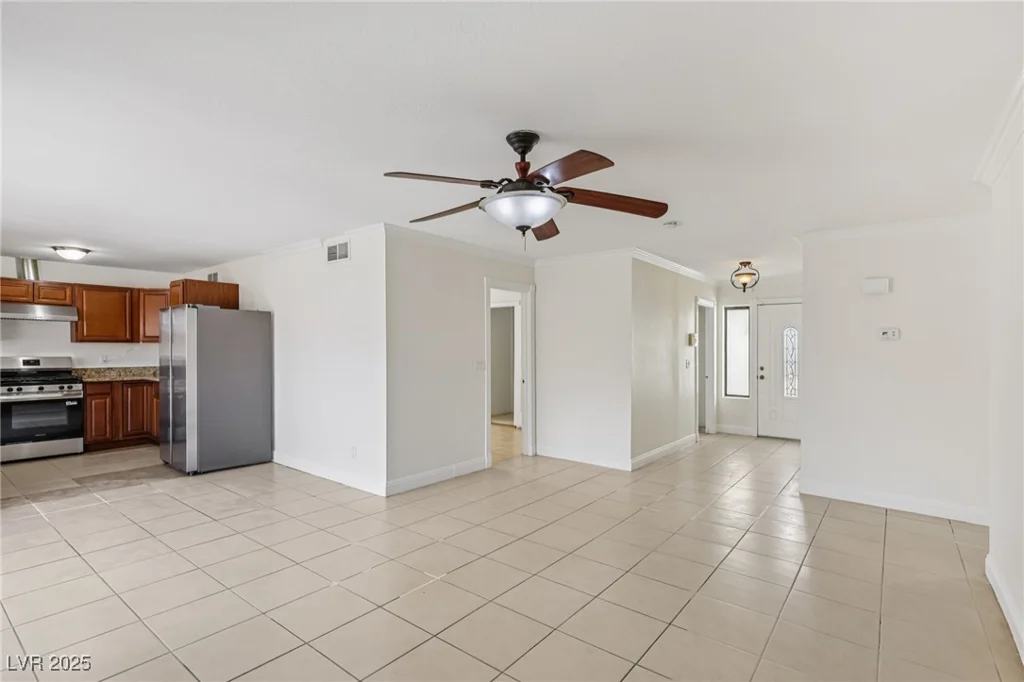 7000 Paddington, Las Vegas, NV 89147