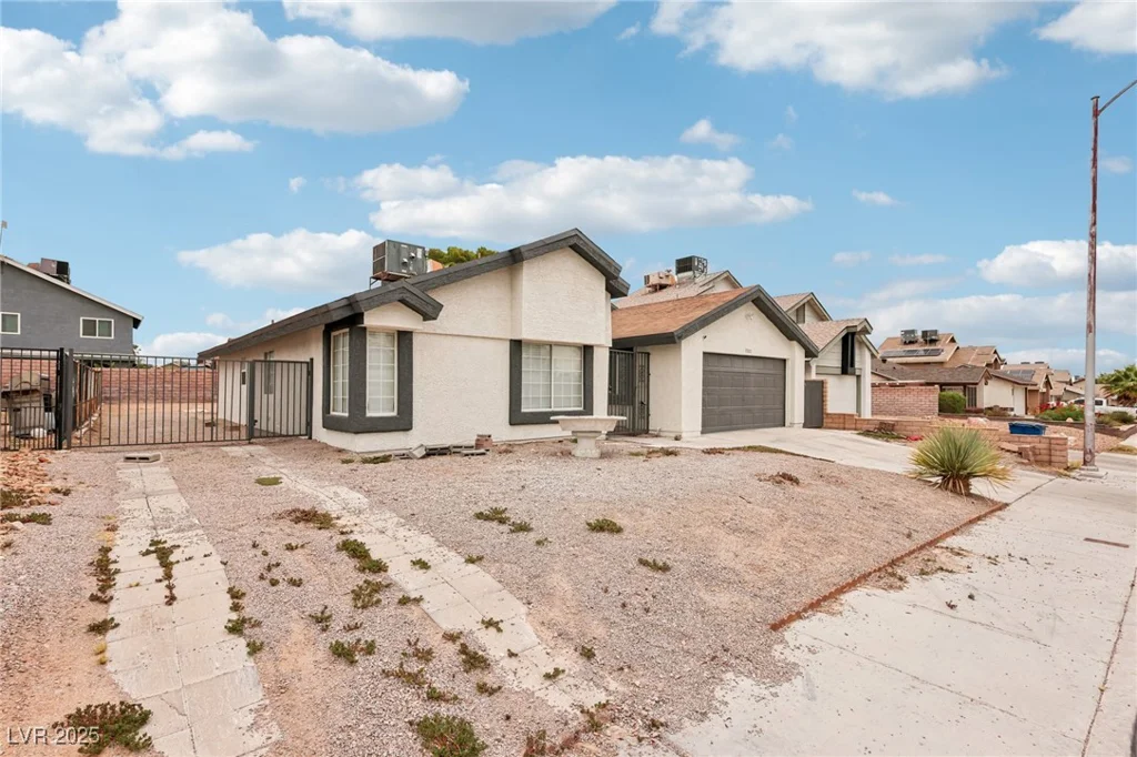 7000 Paddington, Las Vegas, NV 89147