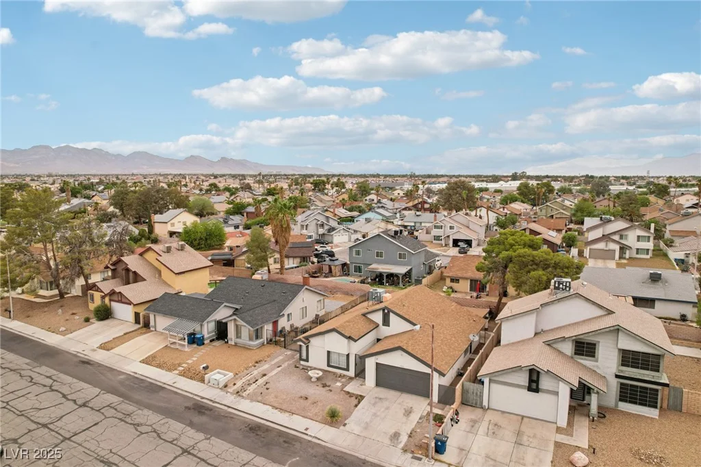 7000 Paddington, Las Vegas, NV 89147