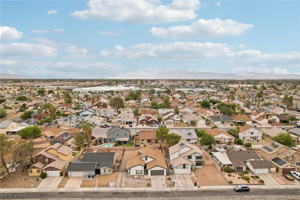 7000 Paddington, Las Vegas, NV 89147