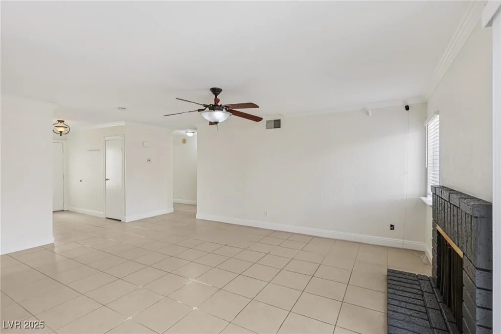 7000 Paddington, Las Vegas, NV 89147