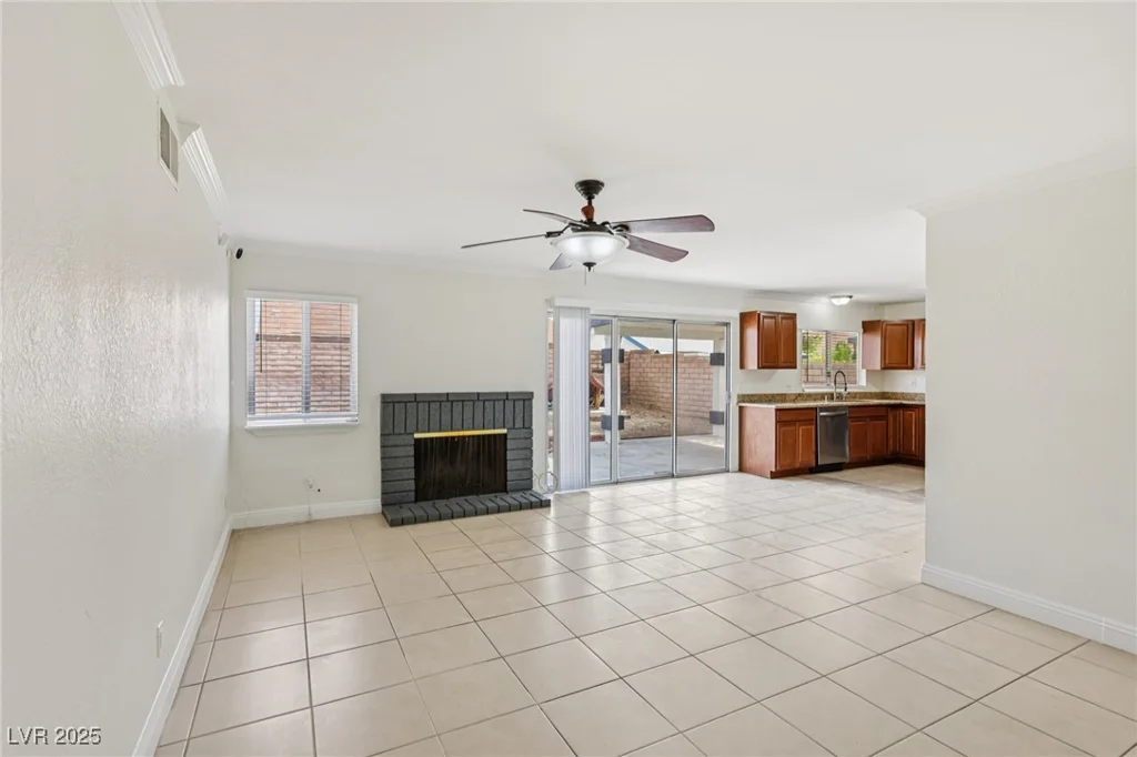 7000 Paddington, Las Vegas, NV 89147