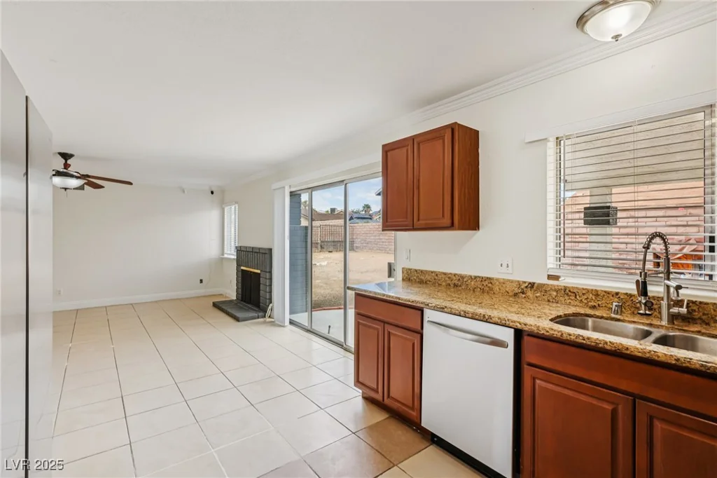 7000 Paddington, Las Vegas, NV 89147