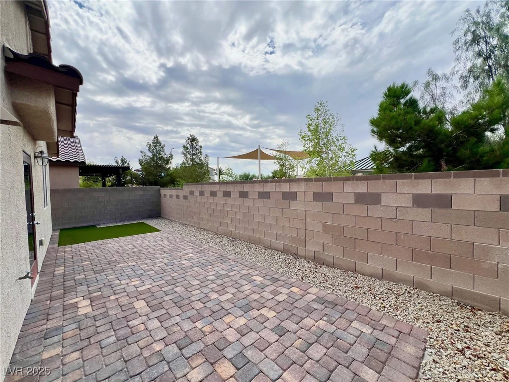 4117 Midnight Crest, North Las Vegas, NV 89031