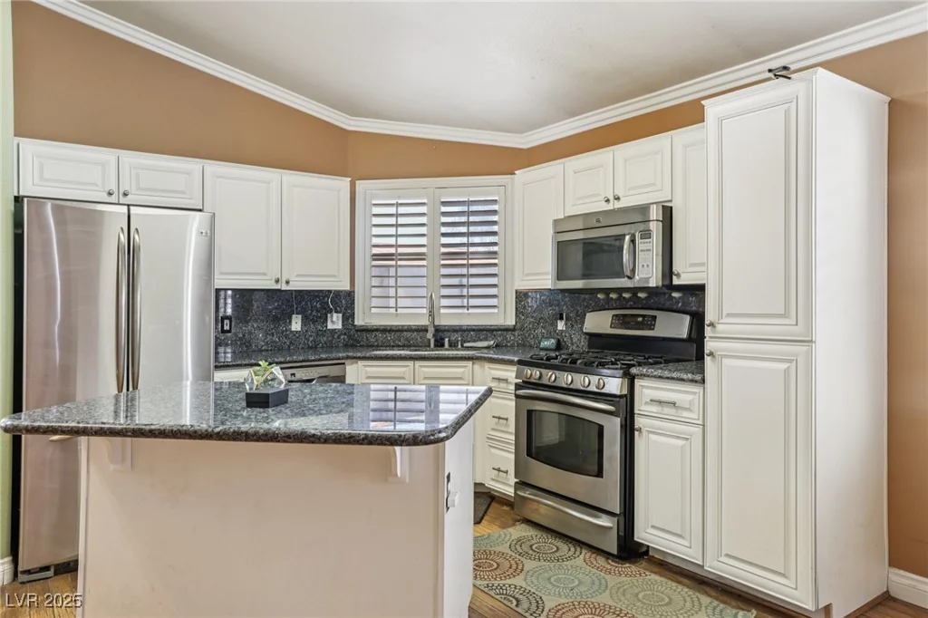 5580 Lonesome Biker, Las Vegas, NV 89113