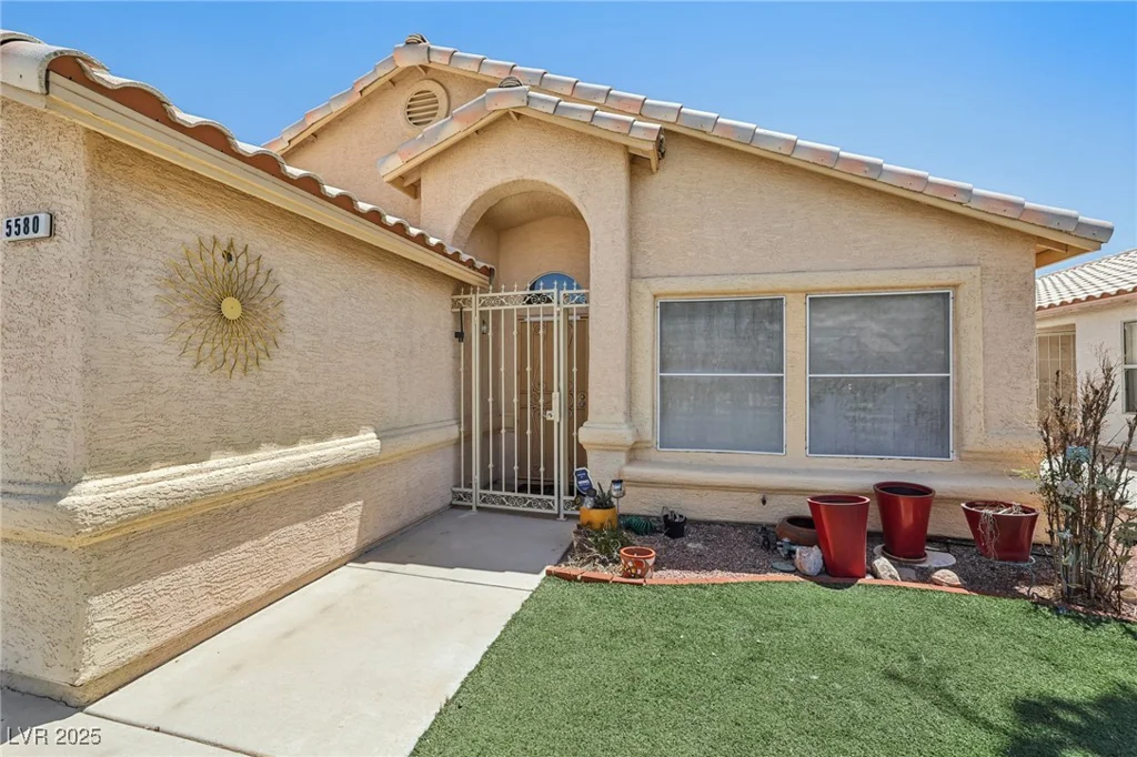 5580 Lonesome Biker, Las Vegas, NV 89113