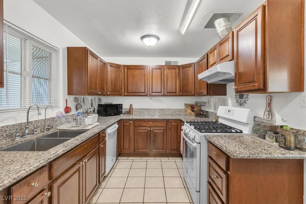 700 Brush, Las Vegas, NV 89107