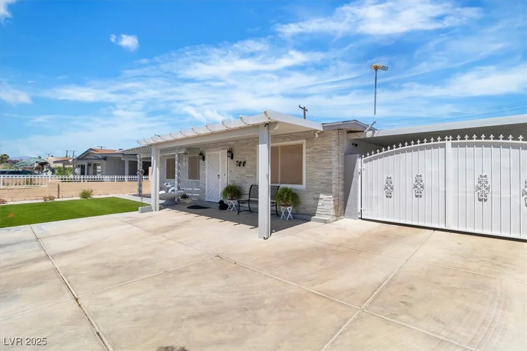 700 Brush, Las Vegas, NV 89107
