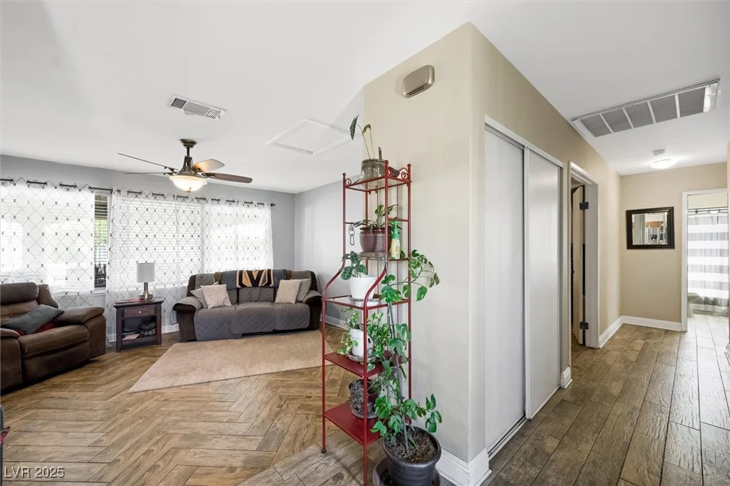 4544 Plaza De Vista, Las Vegas, NV 89120