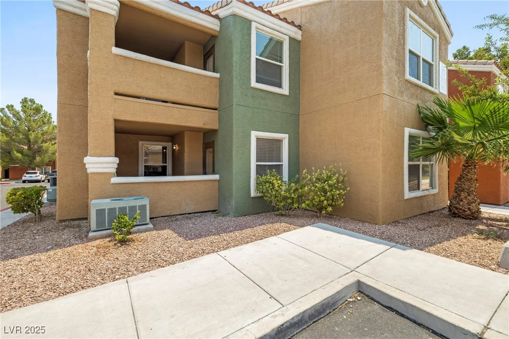 8101 Flamingo, Las Vegas, NV 89147