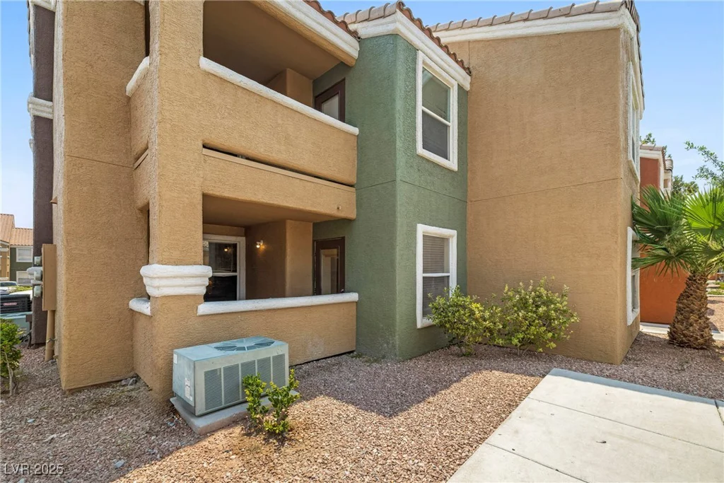 8101 Flamingo, Las Vegas, NV 89147