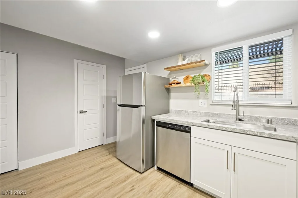 5612 Lake Mead, Las Vegas, NV 89108