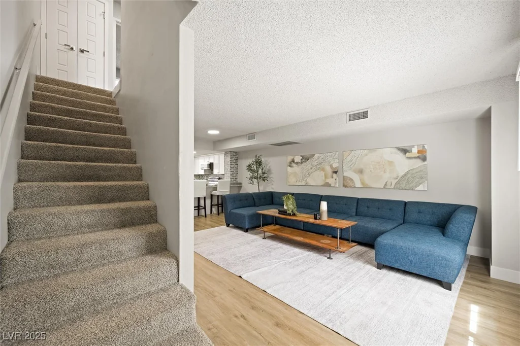 5612 Lake Mead, Las Vegas, NV 89108