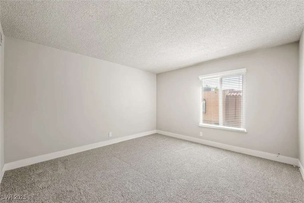 5612 Lake Mead, Las Vegas, NV 89108