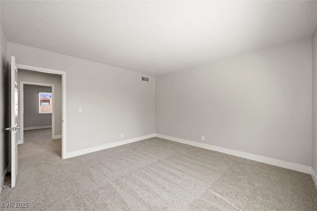 5612 Lake Mead, Las Vegas, NV 89108
