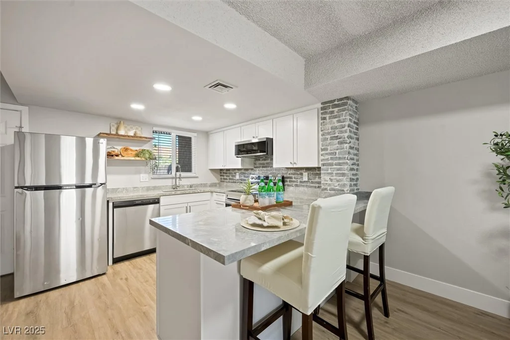 5612 Lake Mead, Las Vegas, NV 89108