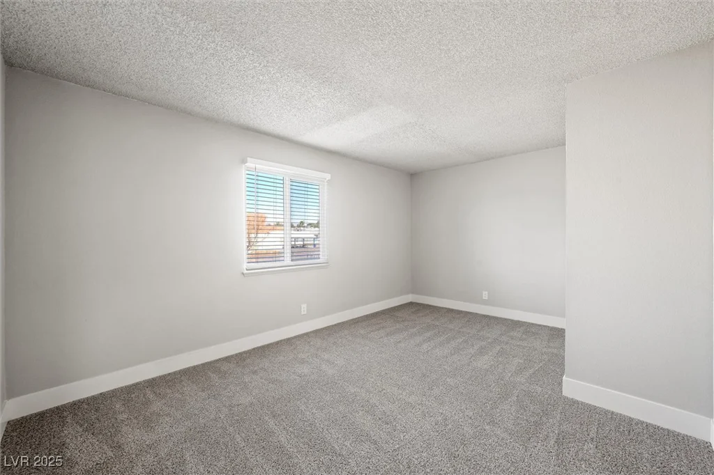 5612 Lake Mead, Las Vegas, NV 89108